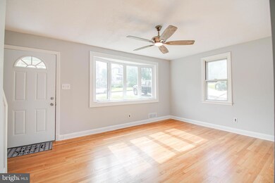 3 Holmes Ave, Catonsville, MD 21228 - photo 3