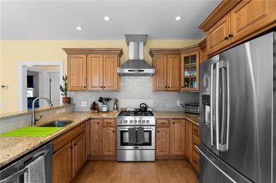 29 Elmway St unit 1, Providence, RI 02906 - photo 4