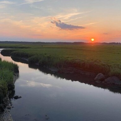 275 N End Blvd unit B10, Salisbury, MA 01952 - photo 2