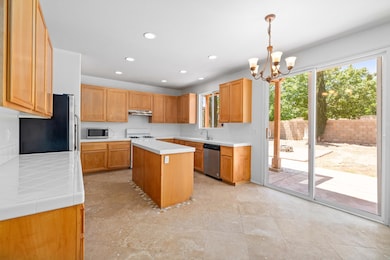 39221 Chantilly Ln-7