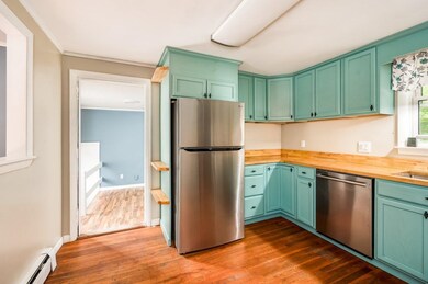 37 Lowell St, Rochester, NH 03867 - photo 4