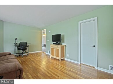 15 Tekening Way, Trenton, NJ 08690 - photo 2