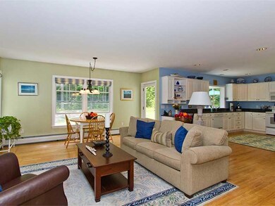 25 Victoria Rd, Camden, ME 04843 - photo 2