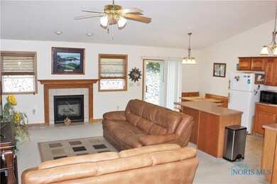 1242 Countryside Dr unit C20, Findlay, OH 45840 - photo 7