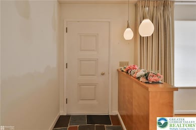 1327 Cobbler Ln, Allentown, PA 18104 - photo 4