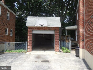 309 Glenwood Cir, Darby, PA 19023 - photo 3