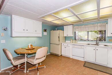 04 Kitchen