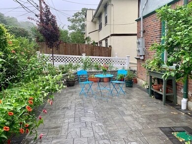 264 Tappan St unit 1, Brookline, MA 02445 - photo 2