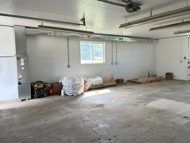 10-Garage Int2