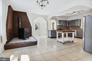 311 N Maple Ave, Brunswick, MD 21716 - photo 6