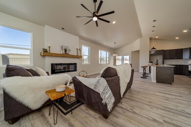 2950 Heron Dr, Grand Junction, CO 81504 - photo 4