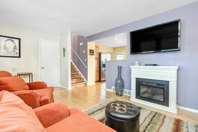 25-LivingRoom