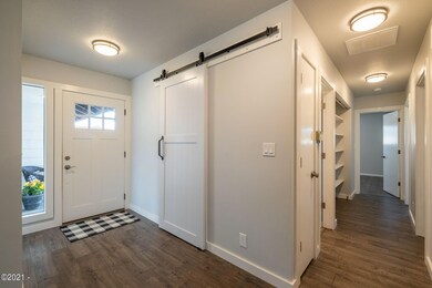 438NE6th (25)