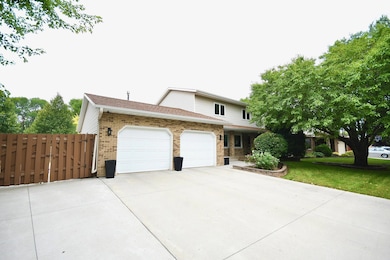 1943 19th St S, Fargo, ND 58103 - photo 2