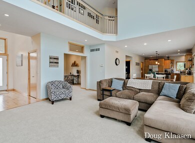 2215N.Bristol19Lores