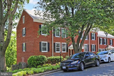 2943 S Dinwiddie St unit B1, Arlington, VA 22206 - photo 2