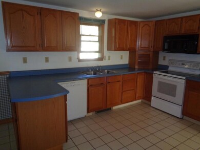 89 Rhode Island Ave, Millinocket, ME 04462 - photo 7