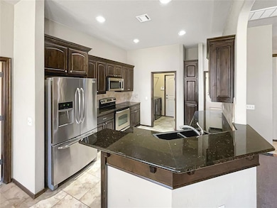 9500 Shallow Lake Ct, Oklahoma City, OK 73159 - photo 3