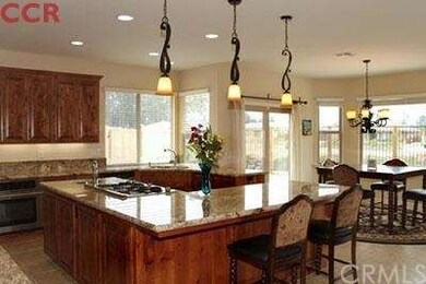 AMENITIES:    Ã¢â‚¬Â¢ Kitchen: Gorgeous granite sl