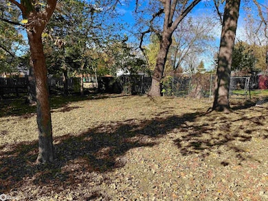 906 N 9th St, Fairfield, IA 52556 - photo 5