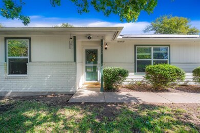 1202 Joslin St, Cleburne, TX 76033 - photo 4