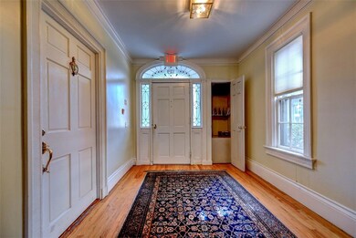 129 Benefit St unit 2, Providence, RI 02903 - photo 3