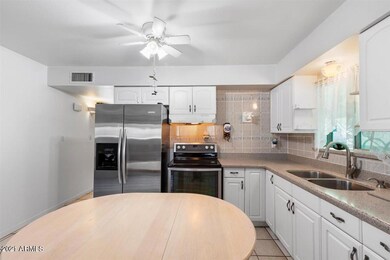 06-Kitchen