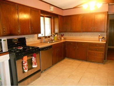 Lots of cabinets in kitchen