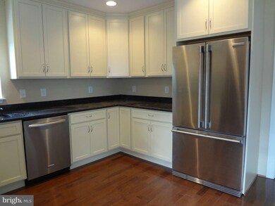 2 Oak Grove Ave, Catonsville, MD 21228 - photo 4