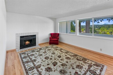 20183 Vikings Crest Loop NE unit 4-205, Poulsbo, WA 98370 - photo 4