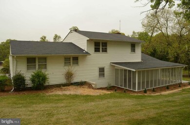 7408 Locust Dr, Hanover, MD 21076 - photo 3