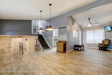 09-Living/Dining Room