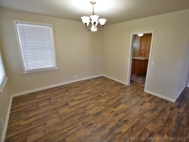 217 N Mission Ave, Tahlequah, OK 74464 - photo 3