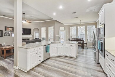 317 Frazier Dr, Hurst, TX 76053 - photo 5