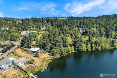 13059 SE 76th St, Newcastle, WA 98056 - photo 2