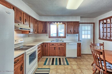 9411 Cedar Creek Rd, Louisville, KY 40228 - photo 7