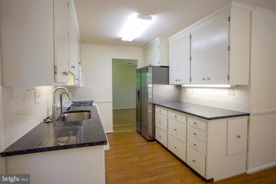 4513 Dabney Dr, Rockville, MD 20853 - photo 5