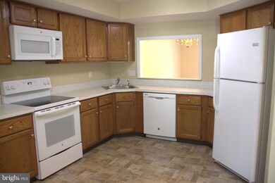 4302 Fox Pointe Ct, Glen Mills, PA 19342 - photo 5