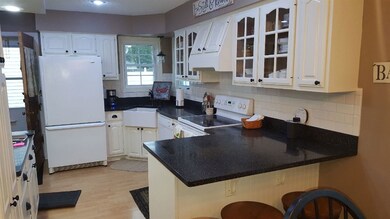 1023 Heartland Hills Dr, Waterloo, IA 50701 - photo 4