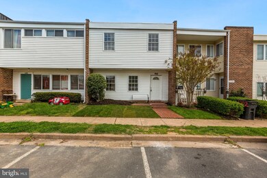 1204 Magnolia Ln, Herndon, VA 20170 - photo 3