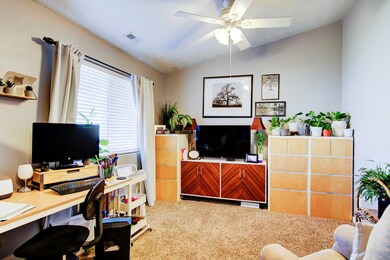 4718 N Pearly Ln-16