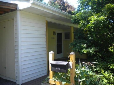 658 Flanders St, Chelsea, MI 48118 - photo 2