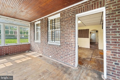 901 Fairview St, Camden, NJ 08104 - photo 6