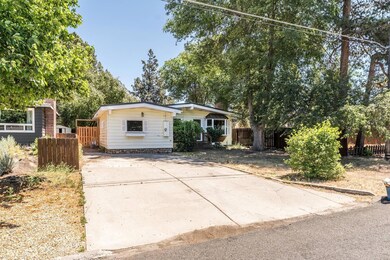 834 NE 11th St, Bend, OR 97701 - photo 3