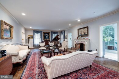 8300 Twin Forks Ln, Chevy Chase, MD 20815 - photo 3