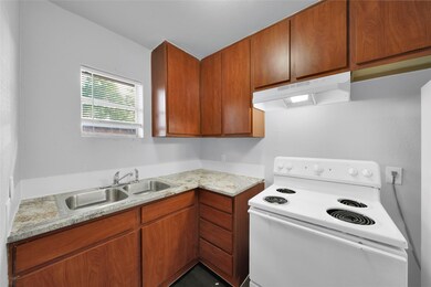 6518 Weston St unit 11, Houston, TX 77021 - photo 5