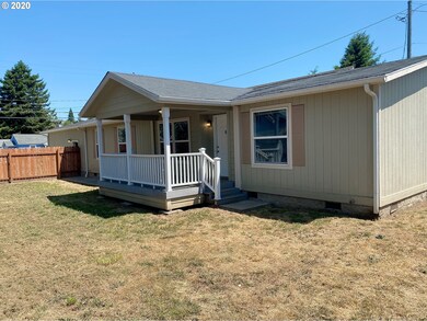 1312 Maryland Ave, Myrtle Point, OR 97458 - photo 2
