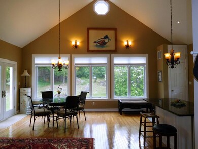Dining/Kitchen area