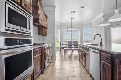 304 Spring View Ct, Springtown, TX 76082 - photo 4