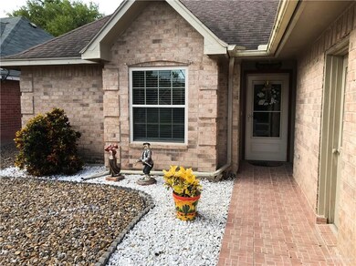 318 Rebecca Dr, Alamo, TX 78516 - photo 2